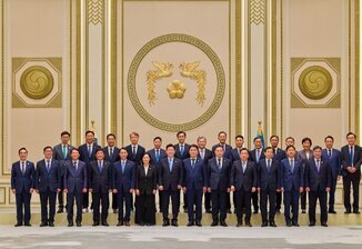 丽水市市长徐荣鹤27日出席了在青瓦台迎宾馆举行的“民选第9期全国市长、郡守、区厅长国政说明会和午宴座谈会”。