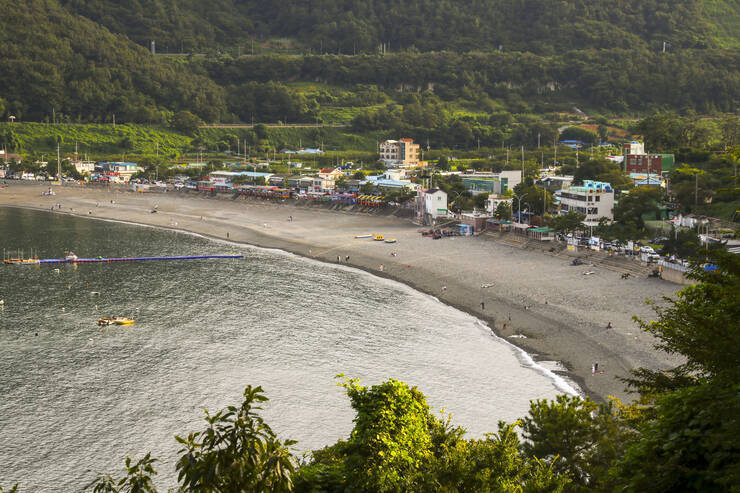 만성리 검은모래해변