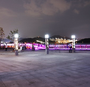 분홍색부이 들어온 소호동동다리