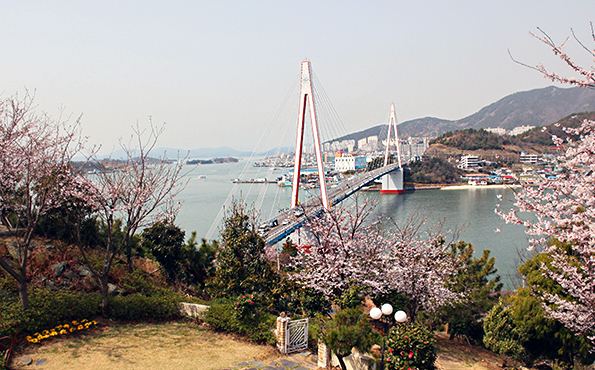 돌산공원에서 내려다본 돌산대교