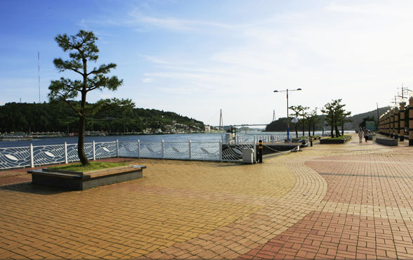 사람이 없는 해양공원 전경