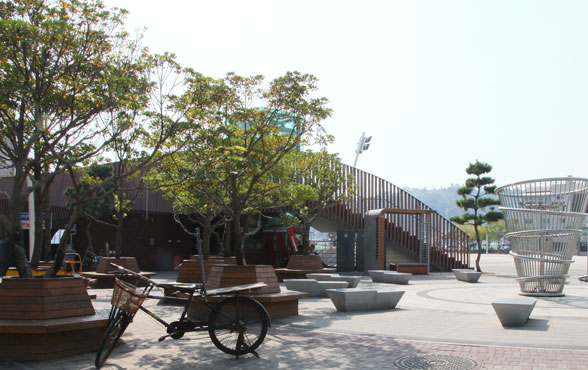 자전거가 놓여진 이순신광장