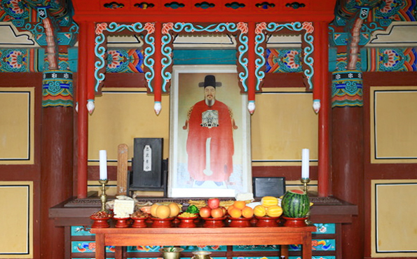 충민사 사당