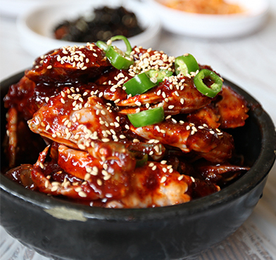 양념게장이 그릇에 담겨져있는 모습