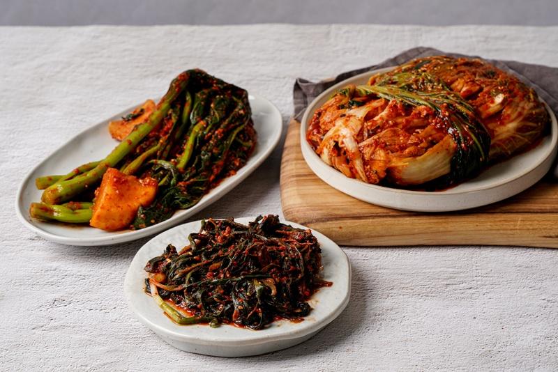 국산김치 3종 세트 한번에 보여주는 홍보사진