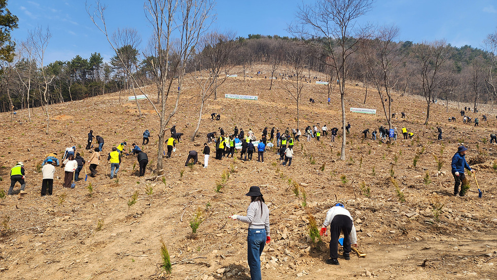 [추가] 1-1 여수시, 제81회 식목일 나무심기 행사 성황리 개최.jpg