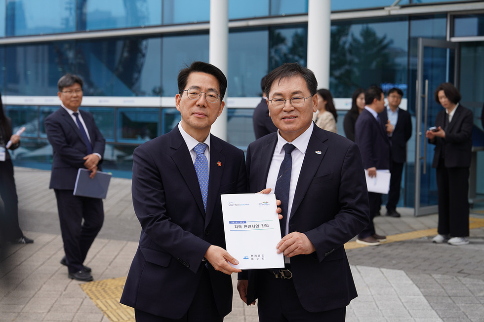 [추가] 1 여수시, 해수부 장관 만나 지역 현안 사업 ‘직접 건의’.jpg